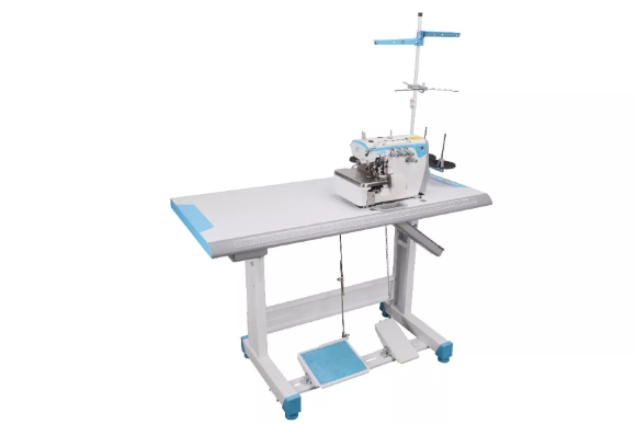 Jack E4S-5-03/233, пятиниточный промышленный оверлок с встроенным сервомотором и функцией плавного старта