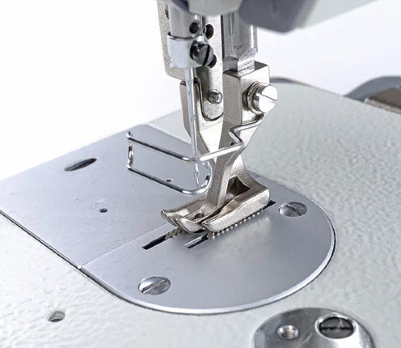 Typical GC 0303, промышленная швейная машина с двойным продвижением Typical GC 0303, промышленная швейная машина с двойным продвижением