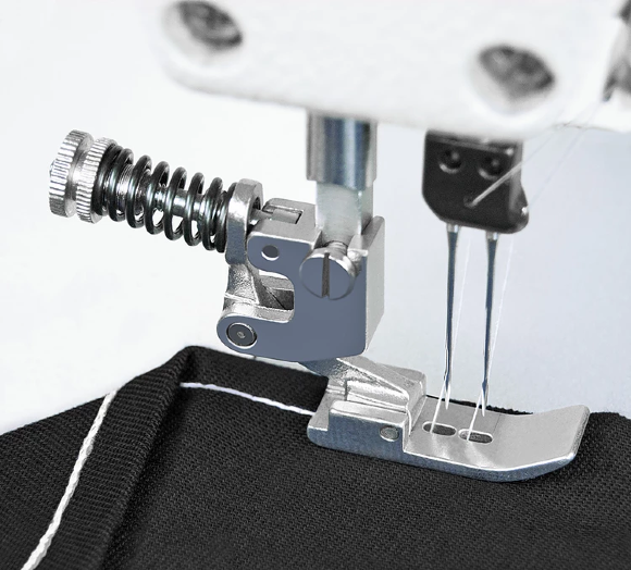 Typical GK 0056-1, двоголкова швейна машина ланцюгового стібка