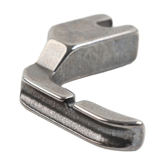 Golden Eagle P301C, одноріжкова права лапка для канта для швейної машини з нижнім просуванням Golden Eagle P301C, одноріжкова права лапка для канта для швейної машини з нижнім просуванням