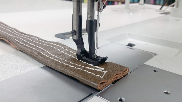 Typical GC 20606, двоголкова безпосадкова швейна машина Typical GC 20606, двоголкова безпосадкова швейна машина