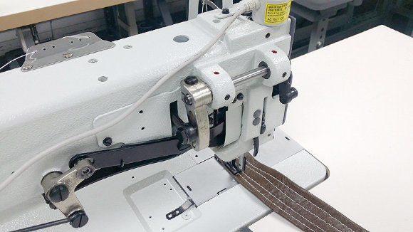 Typical GC 20606, двоголкова безпосадкова швейна машина Typical GC 20606, двоголкова безпосадкова швейна машина