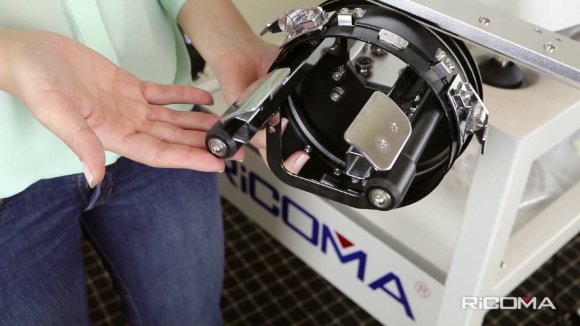 Ricoma RCM-1201TC-7s, двенадцатиигольная промышленная вышивальная машина с площадью вышивки 560 х 360 мм