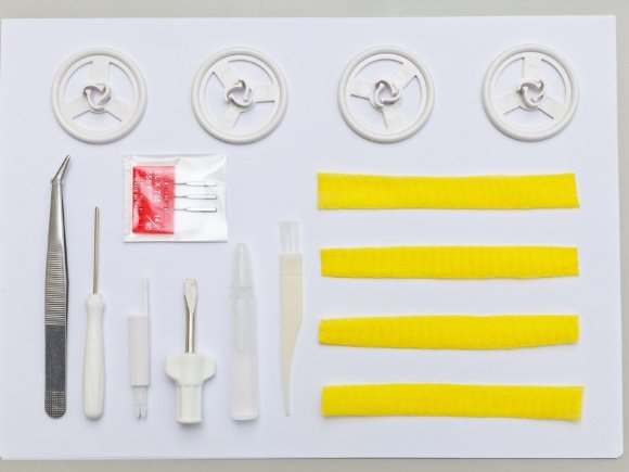 Minerva M2000PRO, 2/3/4-ниткова побутова розпошивалка з автоматичним натягом нитки та рукавною консоллю