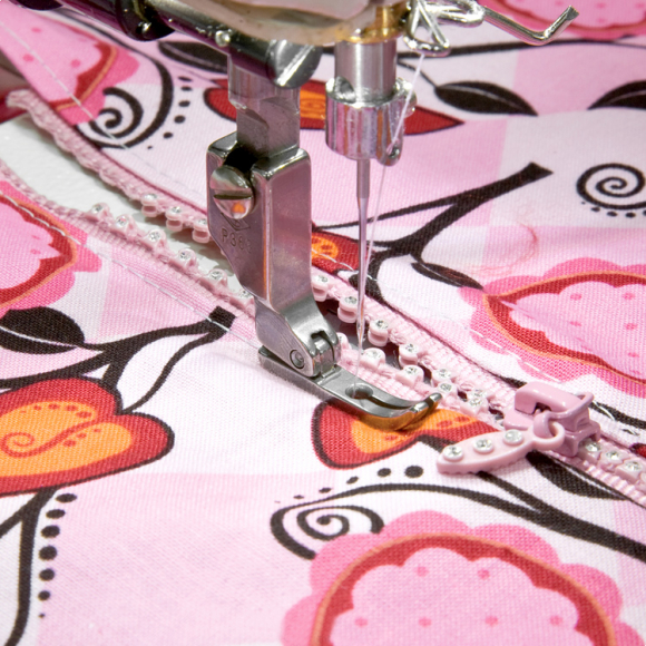 Golden Eagle P363, вузька лапка для блискавки для швейної машини з нижнім просуванням Golden Eagle P363, вузька лапка для блискавки для швейної машини з нижнім просуванням