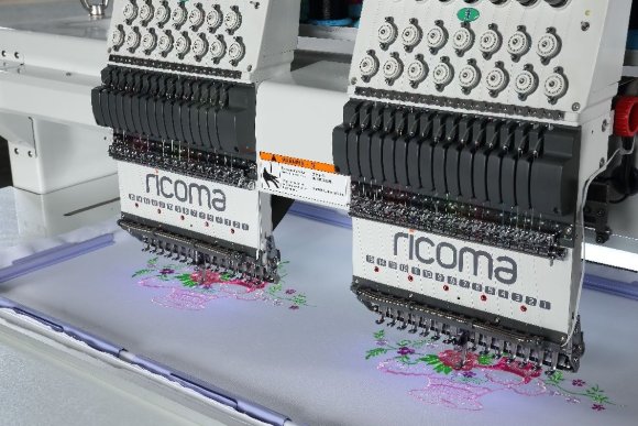 Ricoma CHT-1204, чотириголова промислова вишивальна машина з площею вишивки 1600 x 450 мм