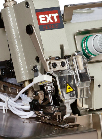 Shunfa SF 798EXT-4D, чотиринитковий промисловий оверлок з нижнім та верхнім транспортом матеріалу Shunfa SF 798EXT-4D, чотиринитковий промисловий оверлок з нижнім та верхнім транспортом матеріалу