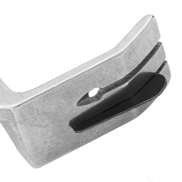 Golden Eagle 36465, лапка з правим обмежувачем для швейної машини з нижнім просуванням