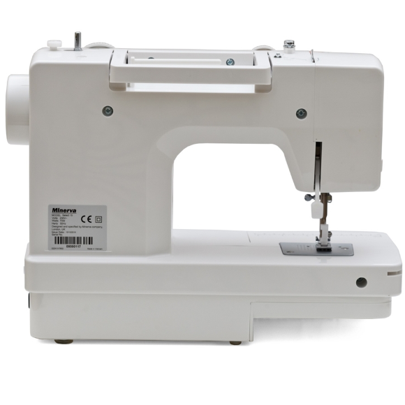 Minerva Select 15, электромеханическая швейная машина с вертикальным челноком и полуавтоматической петлей