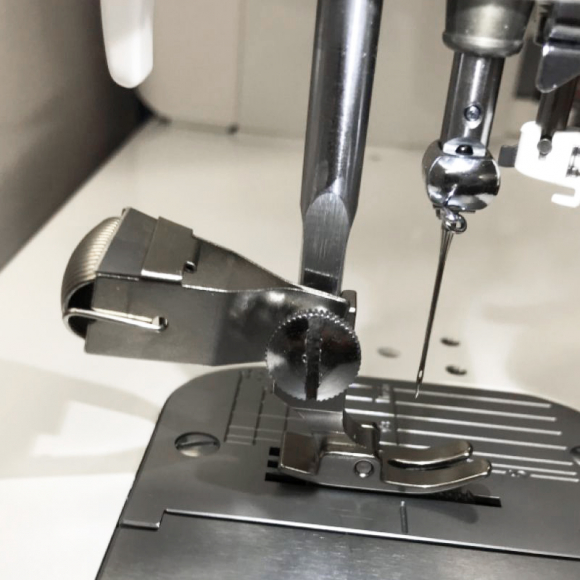 Golden Eagle GS1, нож для обрезки ниток на швейной машине