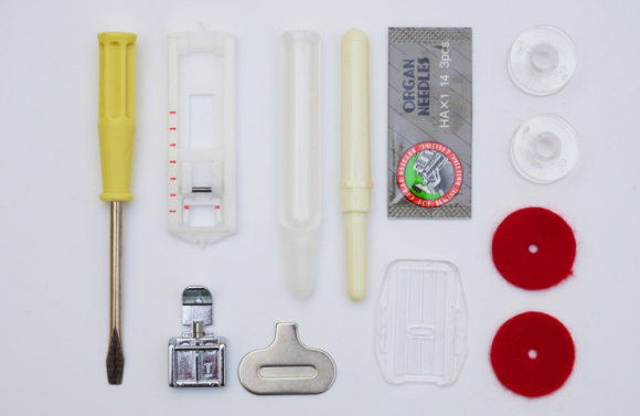 Minerva Extra Plus, швейная машина для дома с вертикальным челноком и полуавтоматической петлей