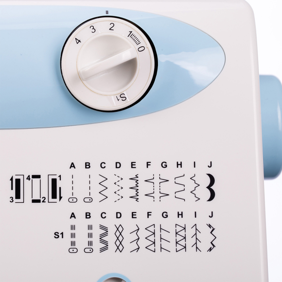 Minerva La Vento 730LV, бытовая швейная машина с вертикальным челноком и полуавтоматической петлей Minerva La Vento 730LV, бытовая швейная машина с вертикальным челноком и полуавтоматической петлей