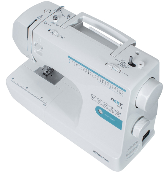 Minerva Next 421A, бытовая швейная машина с вертикальным челноком и автоматической петлей Minerva Next 421A, бытовая швейная машина с вертикальным челноком и автоматической петлей