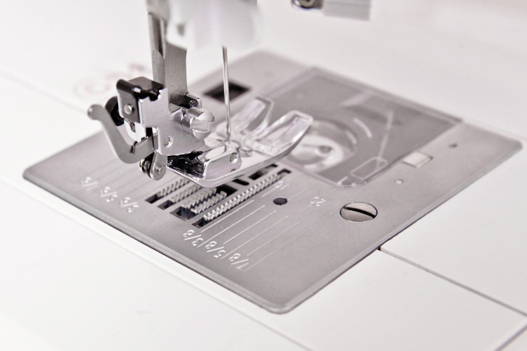 высокий подъем лапки на электронной швейной машине Minerva MC110Pro
