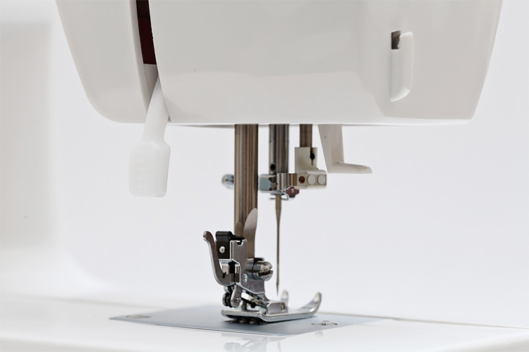 швейная бытовая машинка Minerva M832B с высоким подъемом лапки